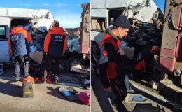 Öğrenci servisi tıra arkadan çarptı! Ölü ve yaralılar var