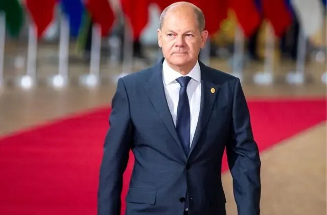 Olaf Scholz’un sekreterinin adı da Epstein belgelerinde