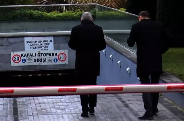 Otoparkta 30 milyon dolarlık soygun iddiası! Çuvallarla para çalan 4 kişi her yerde aranıyor