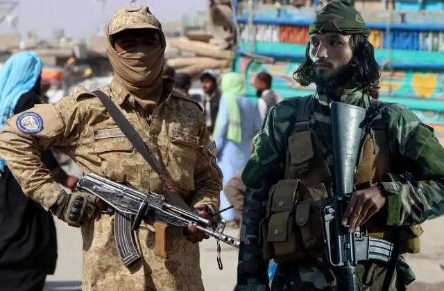 Afganistan’a savaş ilan eden Pakistan’dan kritik hamle! Tüm ülkede yasaklandı