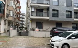 Polis gibi giyinen şüpheli, sokakta tartıştığı kişiyi tabancayla vurdu