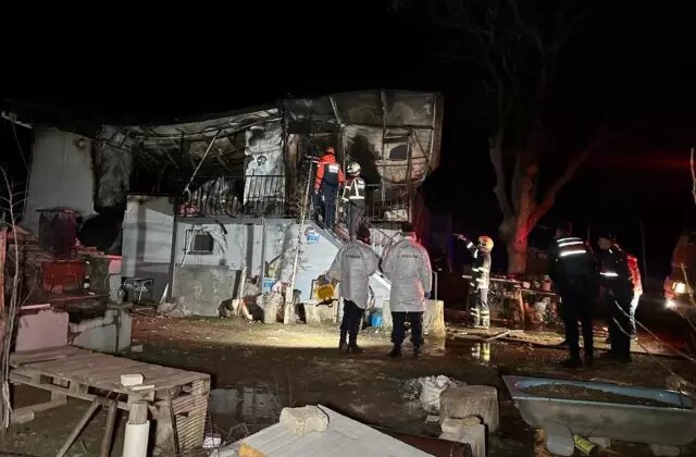 Köy evinde facia! İçeri giren jandarma cansız bedenleriyle karşılaştı
