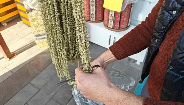 Ne pide ne de hurma! Ramazan’ın gözdesi tezgahlarda