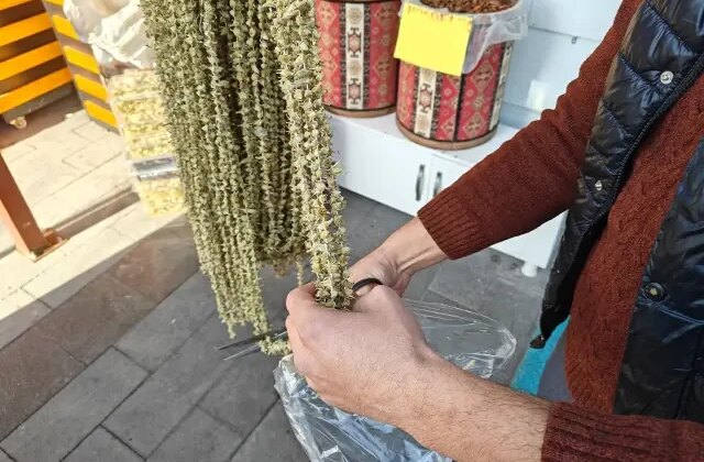 Ne pide ne de hurma! Ramazan’ın gözdesi tezgahlarda