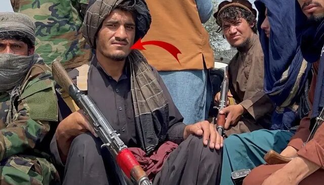 Sakalı böyle kesen berberleri tek tek gözaltına alıyorlar