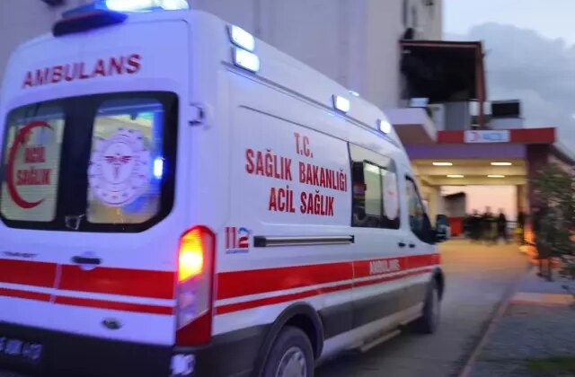 Samsun’da korkutan kaza, polis aracına tır çarptı