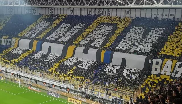 Sarı-lacivertli taraftarlardan Kasımpaşa maçına özel koreografi