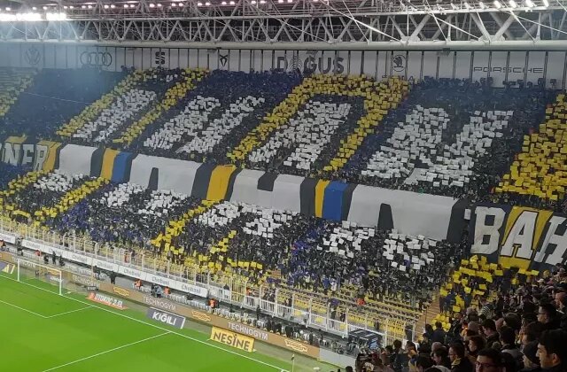 Sarı-lacivertli taraftarlardan Kasımpaşa maçına özel koreografi