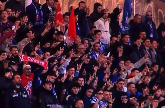 Sarıyer-Amedspor maçı öncesi herkes aynı işareti yaptı