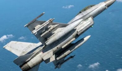 Savaş uçakları için kara gün! Dört bir yandan acı haberler geldi