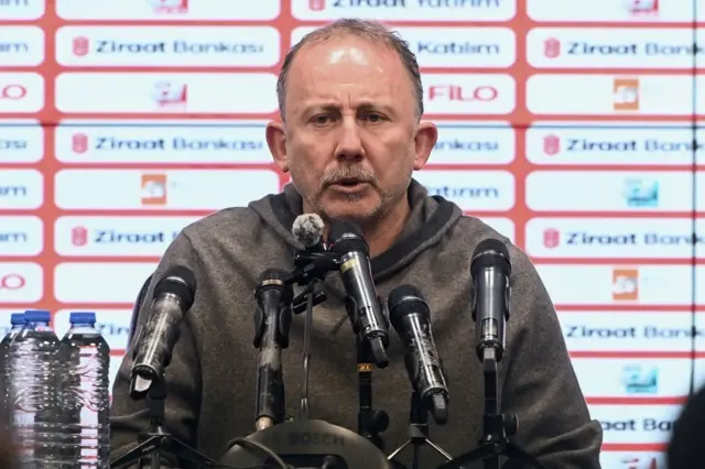 sergen yalcin dan gazetecinin sorusuna tepki 19543446 7480 o