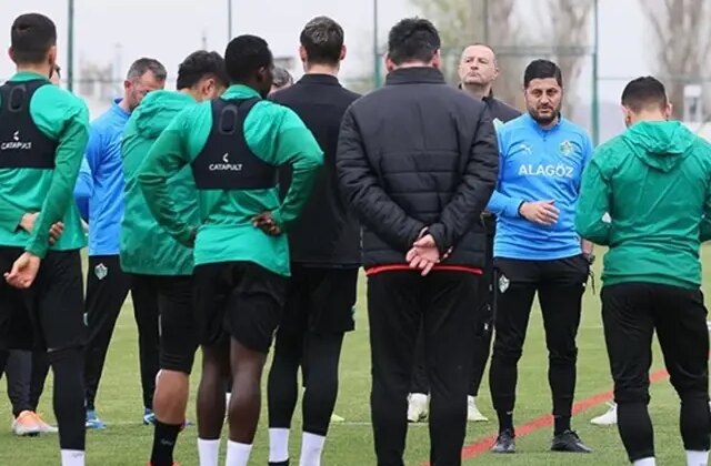 Süper Lig hayalleri yıkılınca takımın yarısını yolladılar