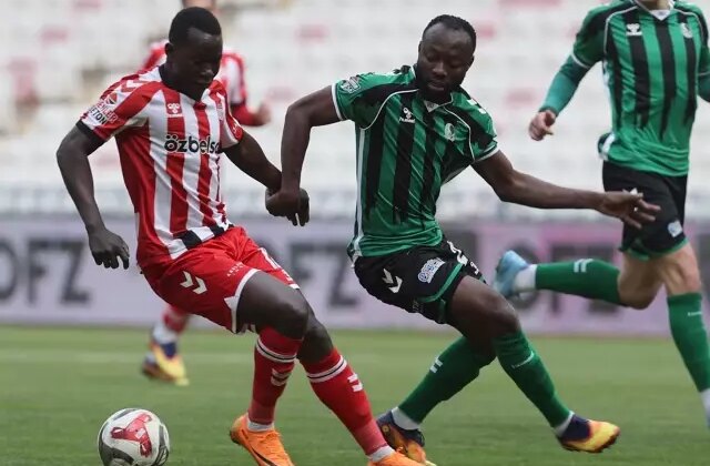 Taraftarın tesisi basması sonrası çıktıkları ilk maçta şov yaptılar