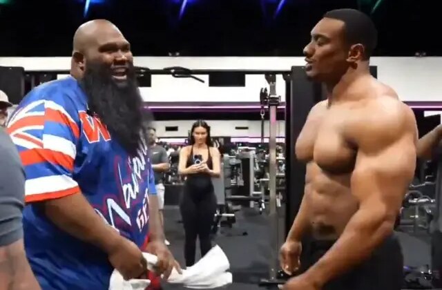 Tokat atma yarışmasına girdiler! Biri bayıldı