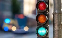 Trafikte 100 yıllık sistem değişiyor! Sarı, kırmızı ve yeşilin yanına yeni renk geliyor