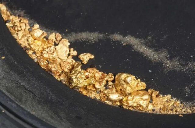 Tüm dünyaya yetecek altın keşfedildi! Ülkeyi ihya edecek dev rezerv