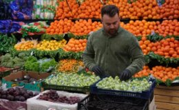 Türkiye’den aldığı yeşil eriği ülkesinde kilosu 500 dolardan satıyor