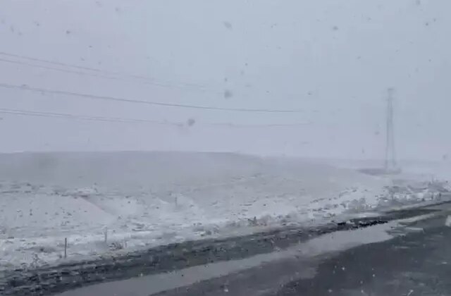 Türkiye’nin en kurak ilçesine lapa lapa kar yağdı