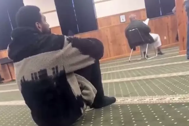 unlu nba yildizi camide ibadet ederken 19585579 2187 o