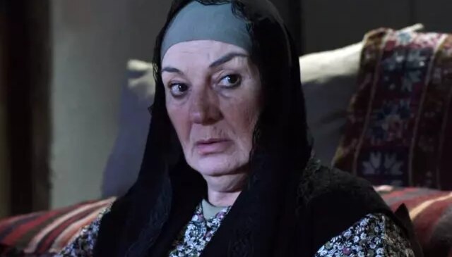 Usta oyuncu Nevin Efe hayatını kaybetti