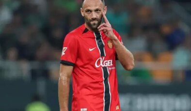 Vedat Muriqi destan yazıyor