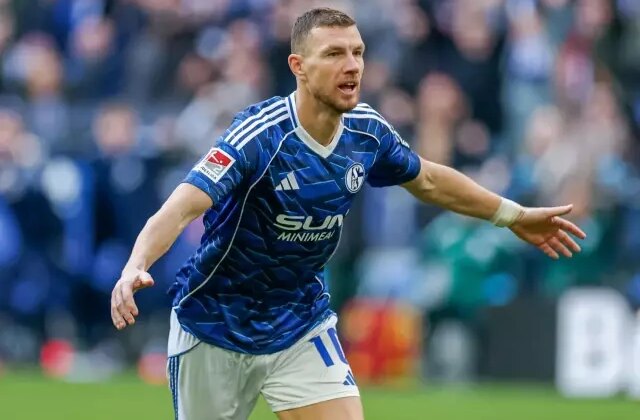 Yaşın sadece bir sayı olduğunu ispat eden adam Edin Dzeko