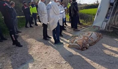 Yaşlı adam tarla komşusunu ezerek öldürdü