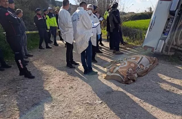 Yaşlı adam tarla komşusunu ezerek öldürdü