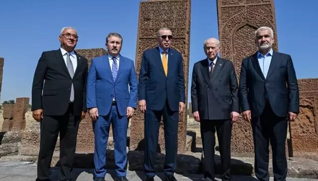 “Yeni bir arayış içindeler” iddiası! Cumhur İttifakı ortağından açıklama var