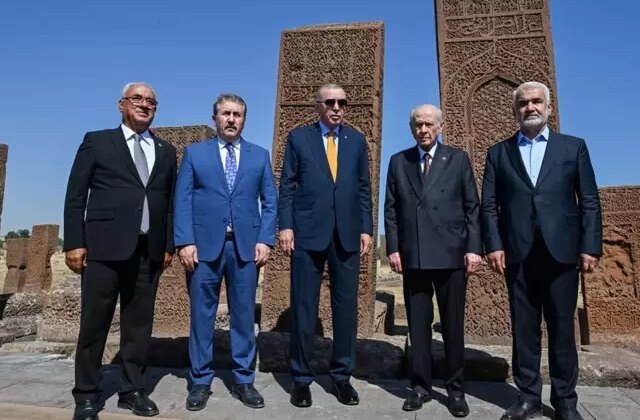 “Yeni bir arayış içindeler” iddiası! Cumhur İttifakı ortağından açıklama var