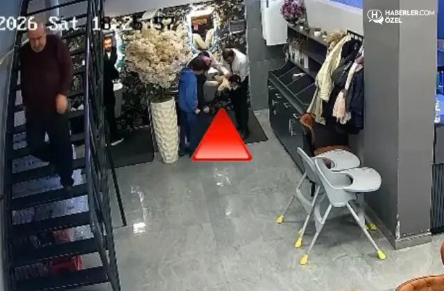 Yürekleri ağza getiren anlar! Şefin hızlı müdahalesi bebeği kurtardı