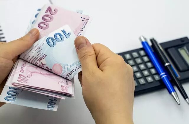 Zamlı aylıklar hesaplarda! Bakan Göktaş “Hayırlı olsun” diyerek müjdeyi verdi