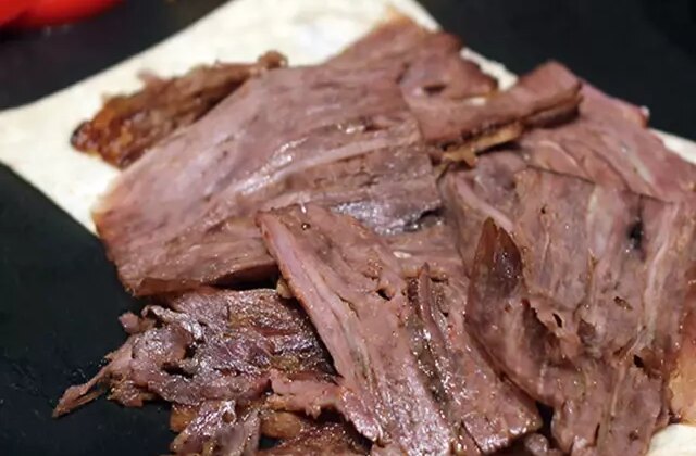 Zincir marketlerde “Kampanyalı” satılan dönerden at ve eşek eti çıktı