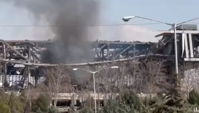 12 bin kişilik stadyum da savaşa boyun eğdi