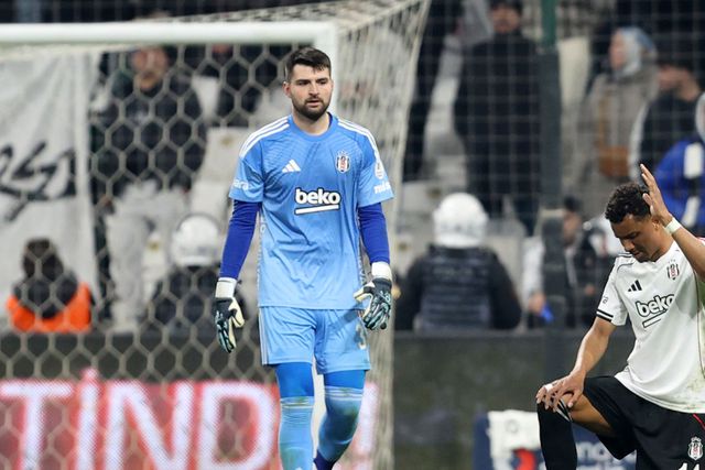 13 yillik kariyerini eski fenerbahceli bitirdi 19643099 9362 o