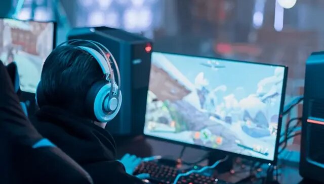 4 gün 3 gece boyunca uyumadan oyun oynamanın bedelini ağır ödedi