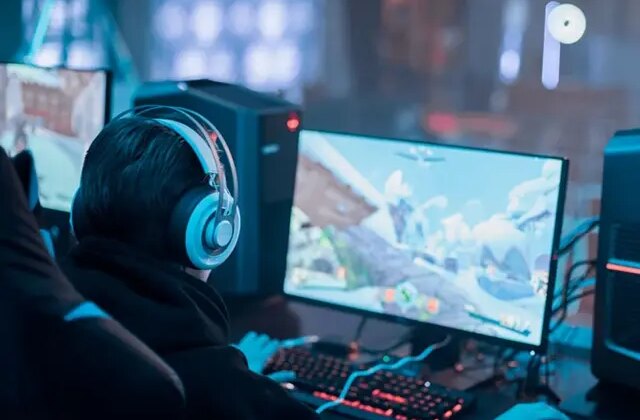 4 gün 3 gece boyunca uyumadan oyun oynamanın bedelini ağır ödedi