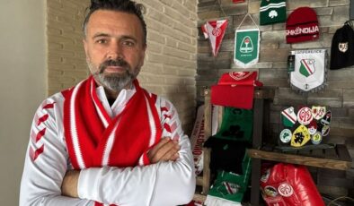 55 metrekarelik bayrak yaptırdı, 31 bin kilometre gezdi! Hepsi tek bir sevda için