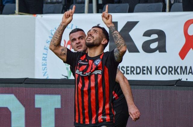 7 maç 7 galibiyet! Adım adım değil, koşarak Süper Lig’e geliyorlar