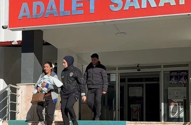 Bebeğinin bezinde uyuşturucu saklayan anne tutuklandı