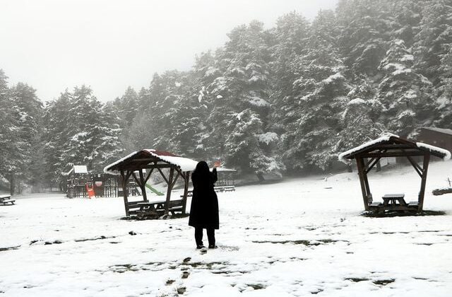 Nisan ayına günler kala İstanbul’un yanı başına 10 santim kar yağdı