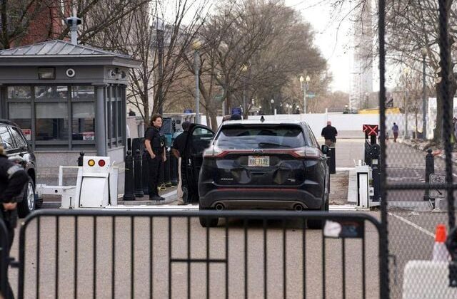 ABD’de Beyaz Saray’ın yakınlarındaki barikata çarpan minibüsün sürücüsü gözaltına alındı