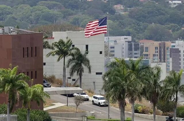 Venezuela’daki ABD Büyükelçiliği 7 yıl sonra yeniden açıldı