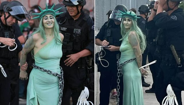 ABD polisi, Özgürlük Heykeli kılığına giren protestocuyu gözaltına aldı