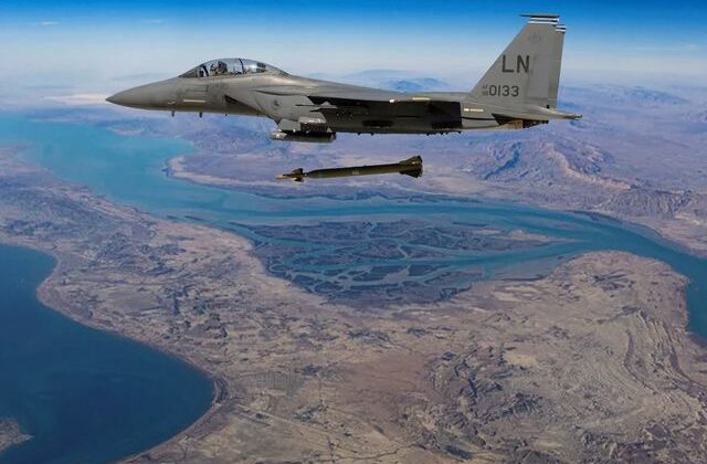 ABD tek başına harekete geçti! Ülkenin can damarı 2 tonluk bombalarla vuruldu