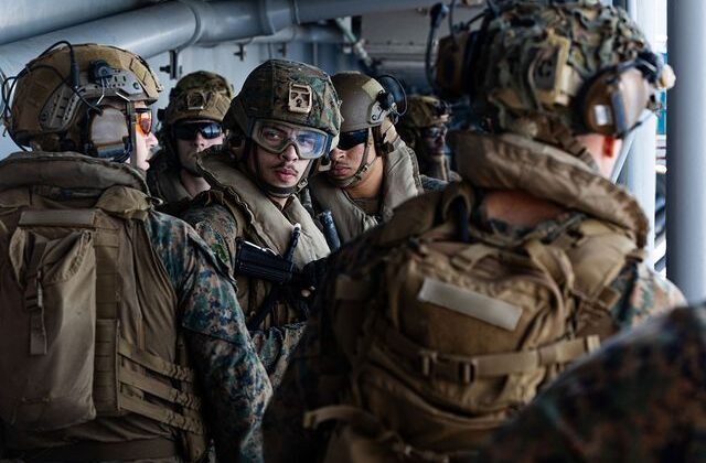 ABD’nin 3 bin 500 deniz piyadesi Orta Doğu’ya ulaştı