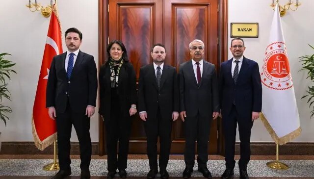 Adalet Bakanı Gürlek, DEM Parti Heyetiyle ‘Terörsüz Türkiye’ sürecini görüştü