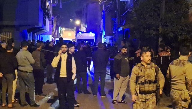 Adana’da 3 katlı binanın terasında patlama! 1 kişi öldü, 1 kişi yaralandı