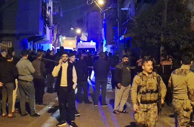 Adana’da 3 katlı binanın terasında patlama! 1 kişi öldü, 1 kişi yaralandı