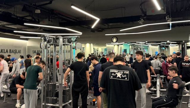 Adım atacak yer yok! Viral olan spor salonu